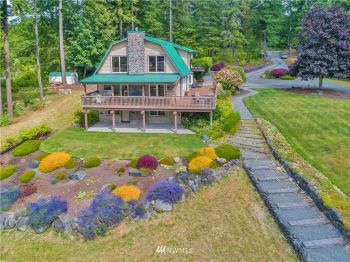 295 Weyerhaeuser Road N, Eatonville, WA 98328
