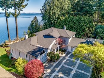 12662 Sunrise Drive NE, Bainbridge Island, WA 98110