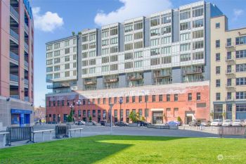 590 1st Avenue S #810, Seattle, WA 98104