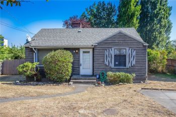 13734 34th Avenue S, Tukwila, WA 98188