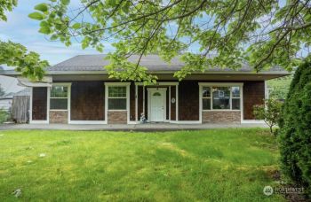 392 4th Avenue SE, Pacific, WA 98047-1426