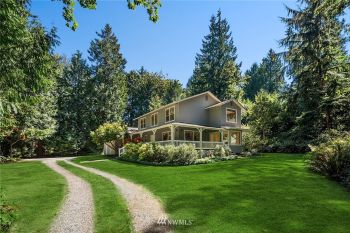 10010 NE Springwood Lane , Bainbridge Island, WA 98110