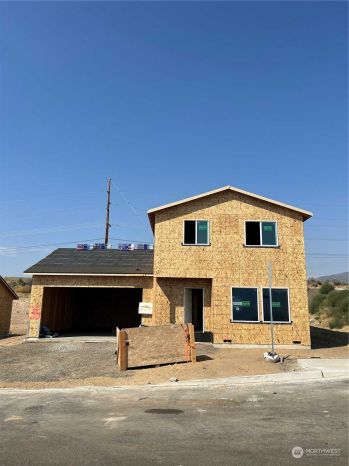 1967 N Mineral Pl , East Wenatchee, WA 98802