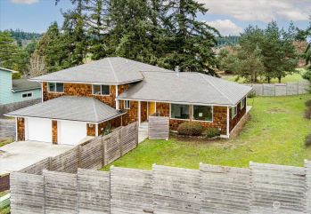 1383 Roxlin Drive , Freeland, WA 98249