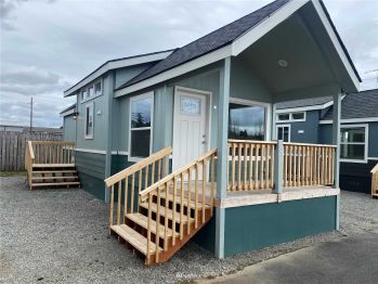 225 NE Ernst Street #120, Oak Harbor, WA 98277