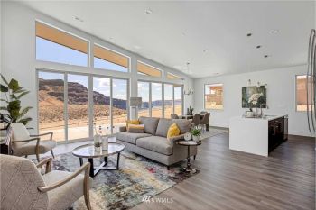 9775 Ridgeview Drive NW #5A, Quincy, WA 98848