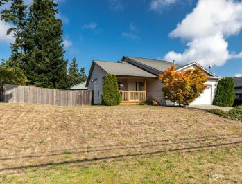680 W Whidbey Avenue , Oak Harbor, WA 98277
