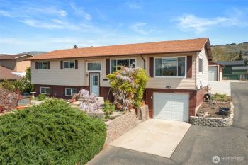 2883 NW Cascade Ave , East Wenatchee, WA 98802