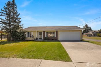 318 3rd Avenue SE, Pacific, WA 98047