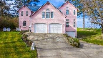 2313 West Beach Road , Oak Harbor, WA 98277
