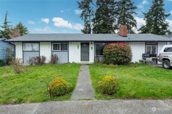 1652 NE 3rd , Oak Harbor, WA 98277