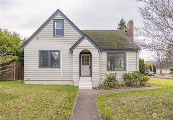702 E 8th St , Port Angeles, WA 98362