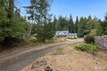 20479 Stephen Drive NE, Kingston, WA 98346