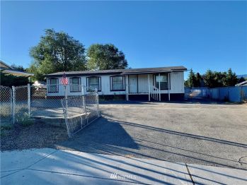 10 Glendale Street NE, East Wenatchee, WA 98802