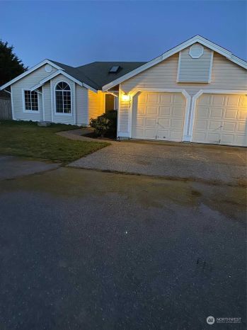 1707 25th H Court , Anacortes, WA 98221