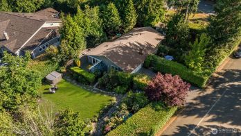 21647 SE 33rd Place , Sammamish, WA 98075