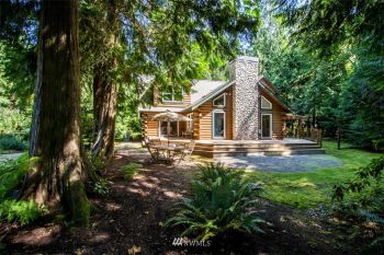 9012 Springwood Avenue NE, Bainbridge Island, WA 98110