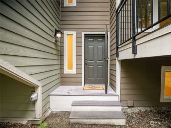 826 N 161 Place , Shoreline, WA 98133