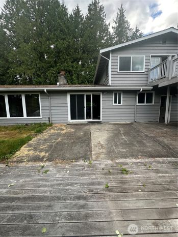 3320 NE 200th Court , Lake Forest Park, WA 98155