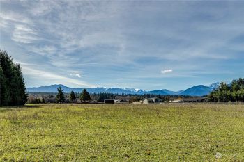 999 Thunder Road , Port Angeles, WA 98362