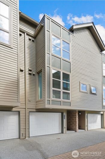 718 Nob Hill Avenue N #B, Seattle, WA 98109