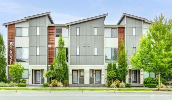 16021 Manor Way #B-3, Lynnwood, WA 98087