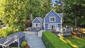 8886 Woodbank Drive NE, Bainbridge Island, WA 98110