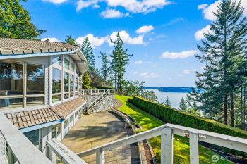 555 Issaquah Road , Fox Island, WA 98333