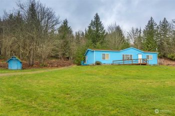 302 E Arnette Road , Port Angeles, WA 98362-9308