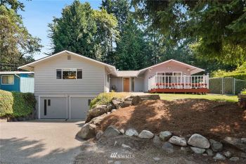 1811 N 204th Place , Shoreline, WA 98133
