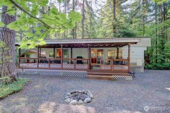 90 4 Christmas Tree Circle , Deming, WA 98244