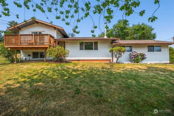 218 Vista Del Mar Street , Camano Island, WA 98282