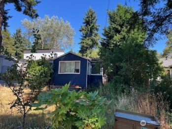 11732 38th Avenue NE, Seattle, WA 98125