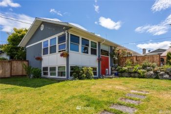 2007 10th Street , Anacortes, WA 98221