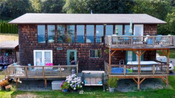 598 Waterline Loop Road , Camano Island, WA 98282