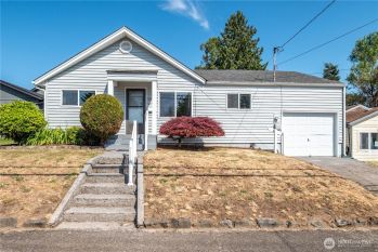 904 N 7th Avenue , Kelso, WA 98626