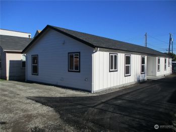 711 S 4th Avenue , Kelso, WA 98626
