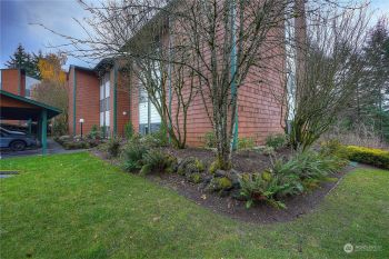 7324 N Skyview Lane #N-101, Tacoma, WA 98406
