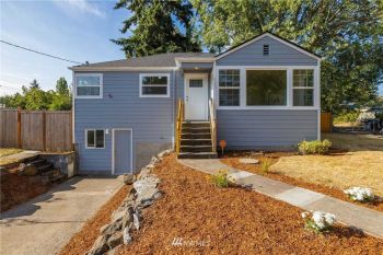 5345 S FOUNTAIN Street , Seattle, WA 98178-2117