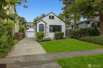 546 NE 84th Street , Seattle, WA 98115
