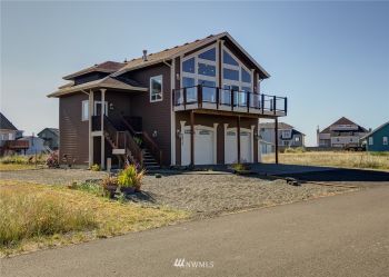 1472 Trade Wind Avenue SW, Ocean Shores, WA 98569