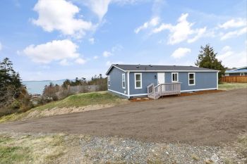 1456 Lloyd Pl , Oak Harbor, WA 98277