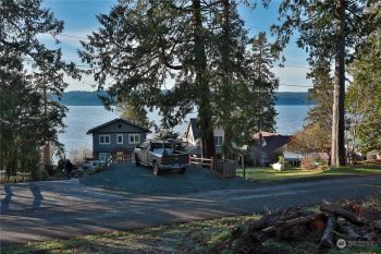 87 Maple Avenue , Freeland, WA 98249