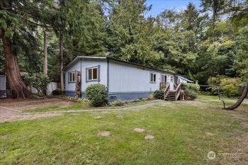 2727 Fox Street , Camano Island, WA 98282