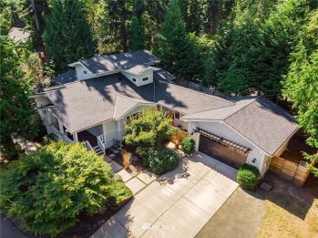 8123 Eleanor Place NE, Bainbridge Island, WA 98110