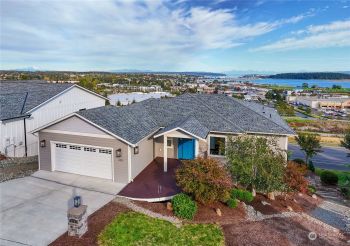 625 SW Founders Drive , Oak Harbor, WA 98277-3132