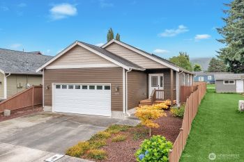 621 Alexander Street , Sedro Woolley, WA 98284-1915