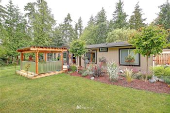 1676 Spruce Ridge Drive , Camano Island, WA 98282