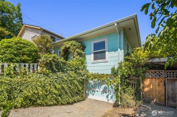 8406 S 117th Place , Seattle, WA 98178