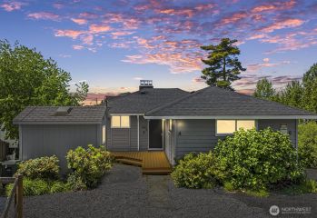 15330 40th Avenue W #A & B, Lynnwood, WA 98087